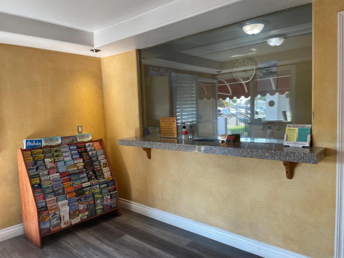 Legacy Inn & Suites Anaheim Dış mekan fotoğraf