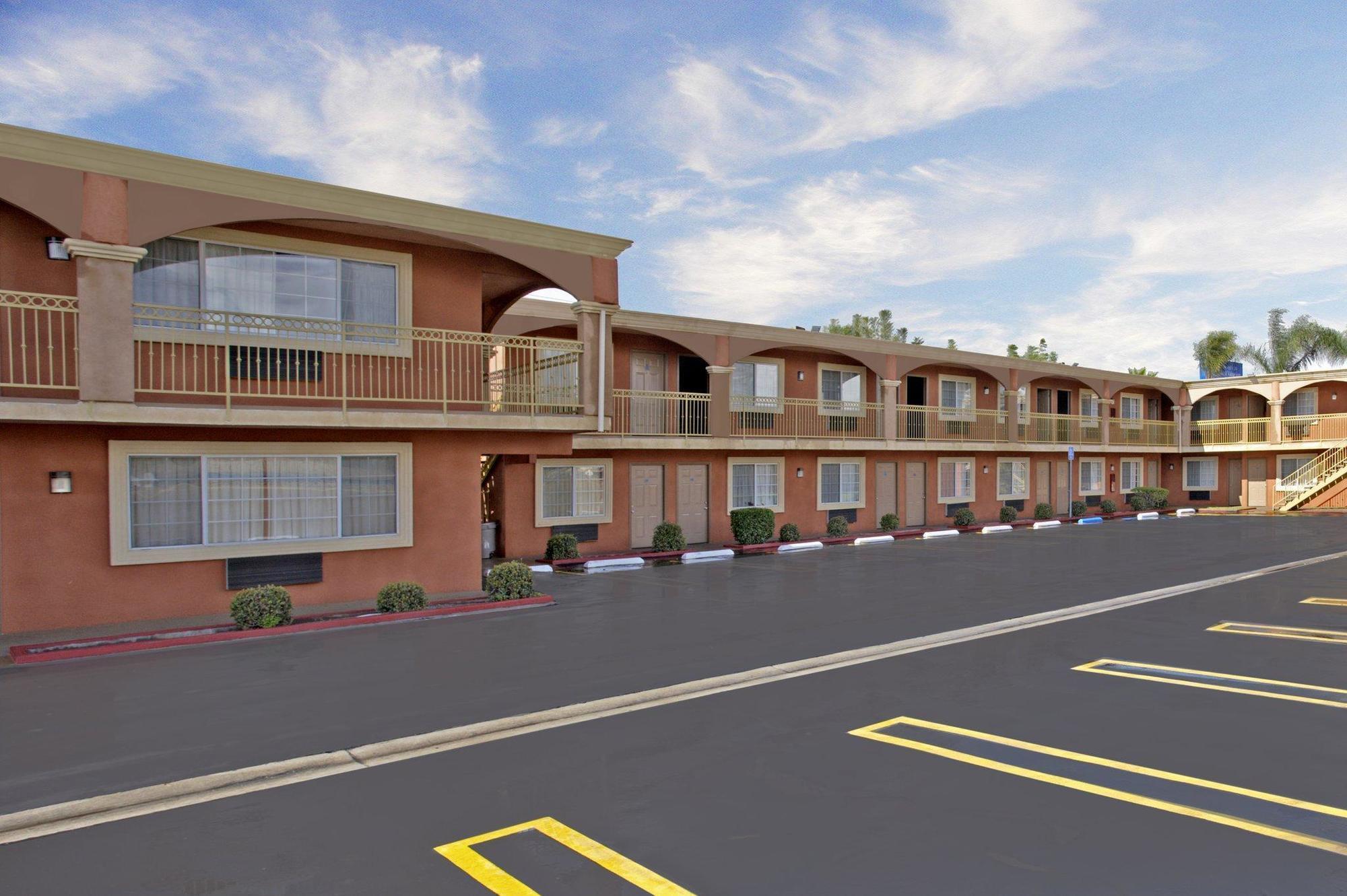 Legacy Inn & Suites Anaheim Dış mekan fotoğraf